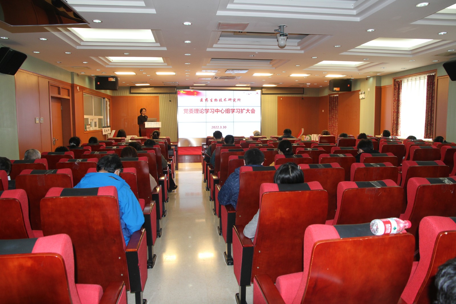 合影.JPG 合影.JPG